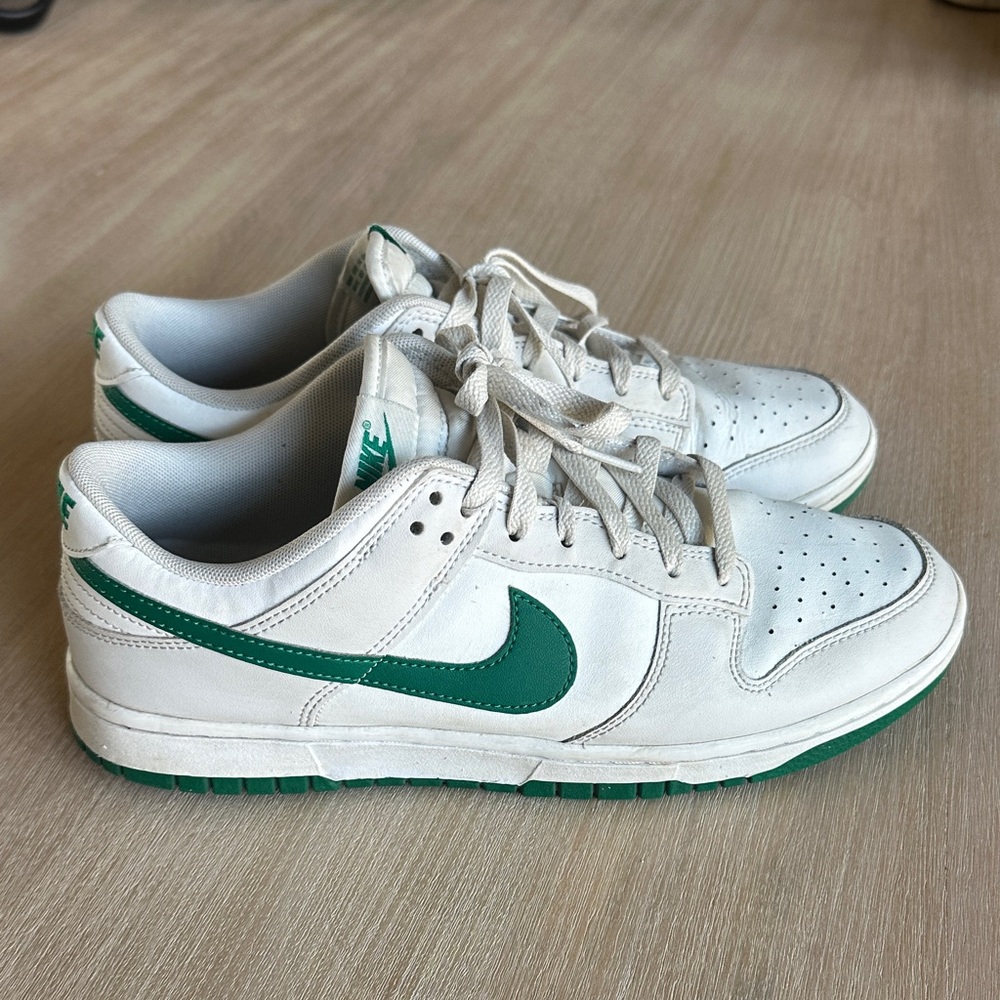 Nike White and Green Low-Top Sneakers